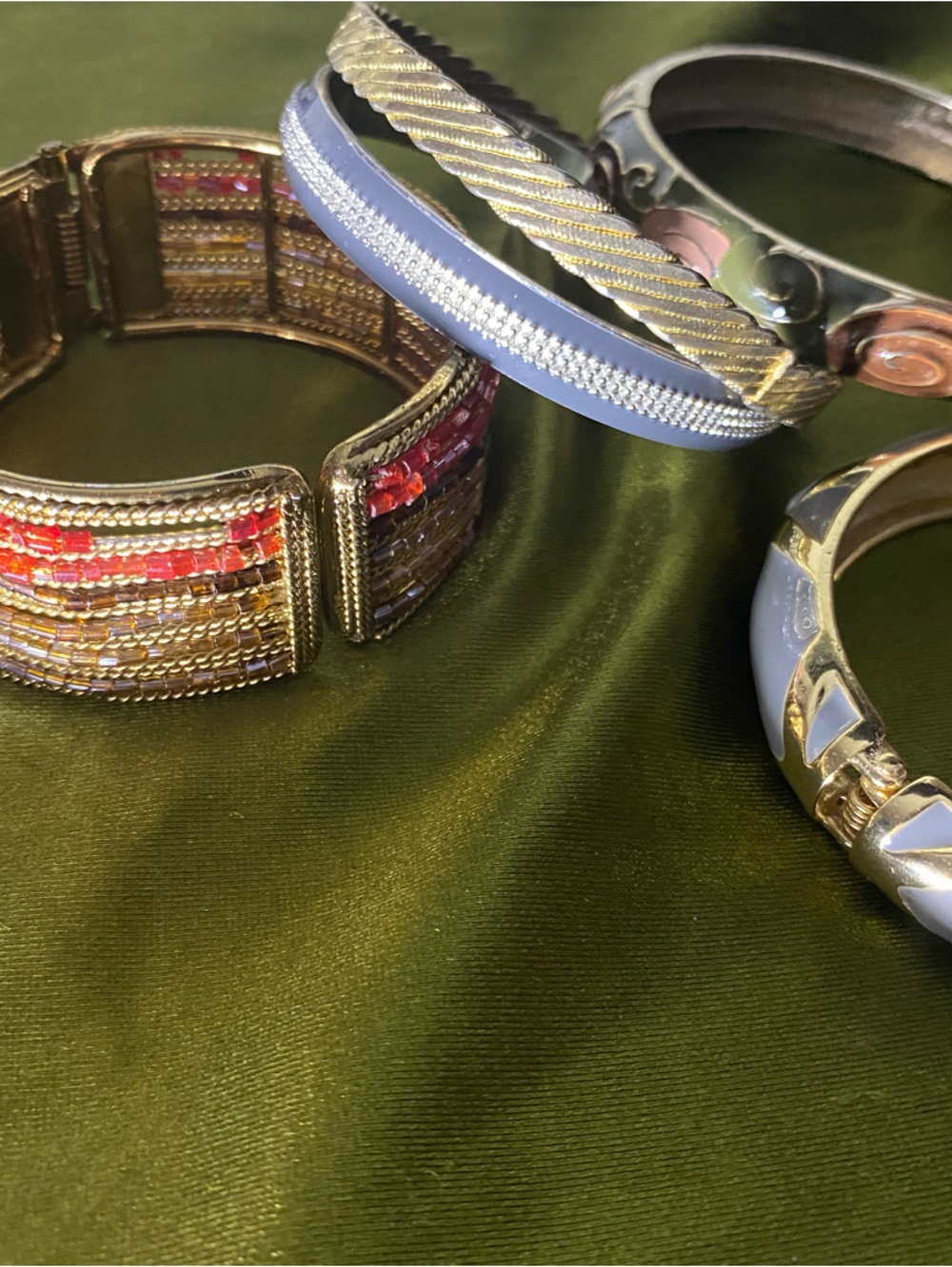 6 y2k bracelets
